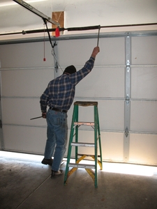 How to Weigh a Garage Door