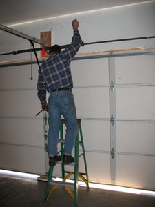 How to Weigh a Garage Door